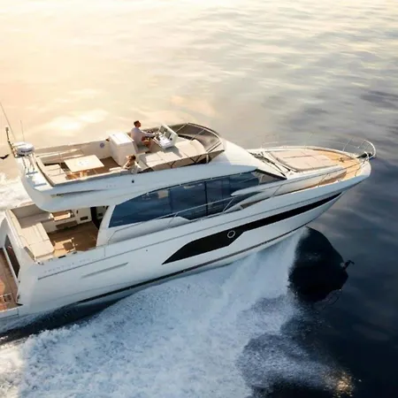 Holiday home Private Yacht - Jeanneau Prestige 520 Fly *