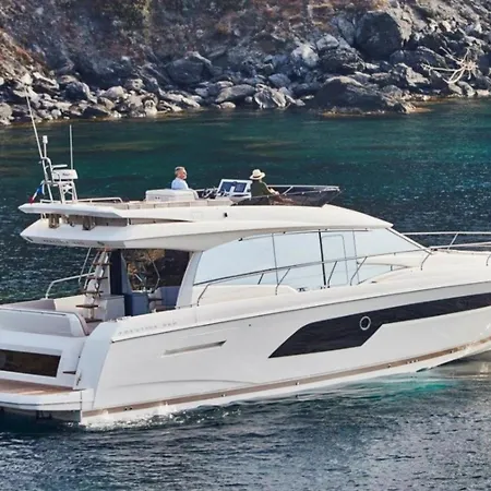Private Yacht - Jeanneau Prestige 520 Fly *